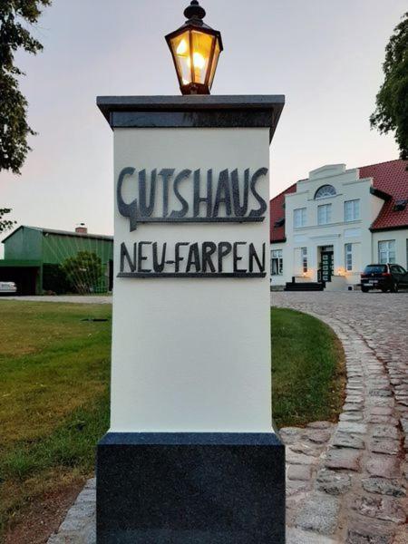 Hotel Gutshaus Neu Farpen Neuburg  Exterior foto